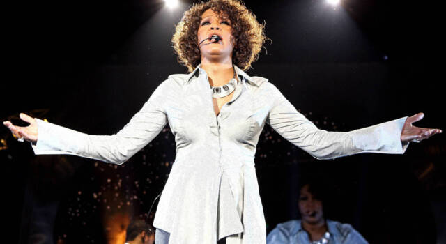 Whitney Houston canta con la figlia Bobbi &#8220;My love is your love&#8221;