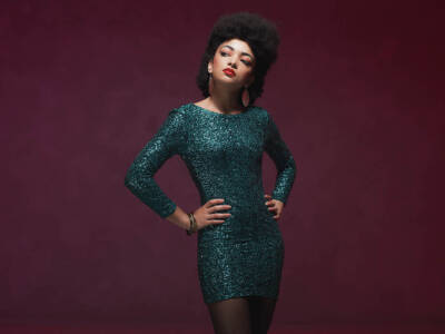 donna vestito anni 80 verde glitter