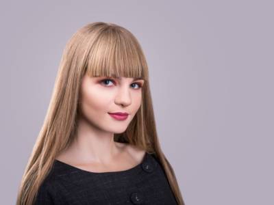 Donna Ragazza Frangia Bionda Viso