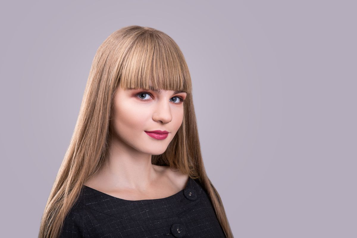 Donna Ragazza Frangia Bionda Viso