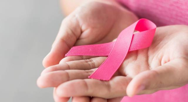 Tumore al seno: gli esami da fare ad ottobre, mese della prevenzione