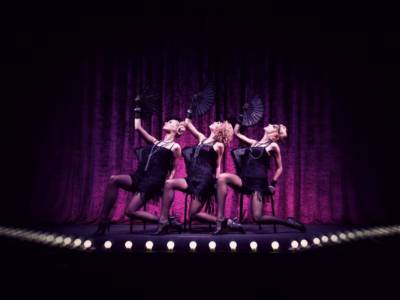 Le ballerine del Moulin Rouge per la prima volta a New York – VIDEO