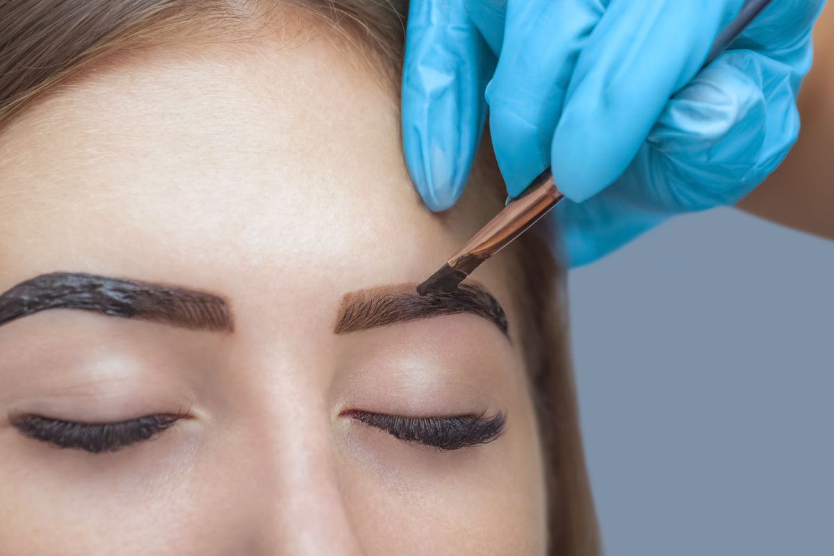 sopracciglia tinta