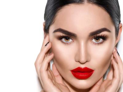 viso donna sopracciglia squadrate