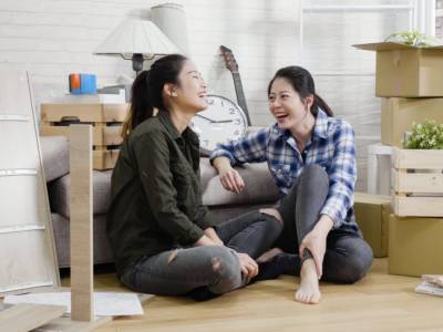 mamatomo giapponesi amiche ridere sedute