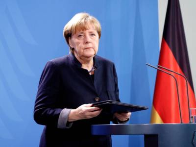 Angela Merkel: l’orsacchiotto con le fattezze della cancelliera e il suo prezzo da capogiro