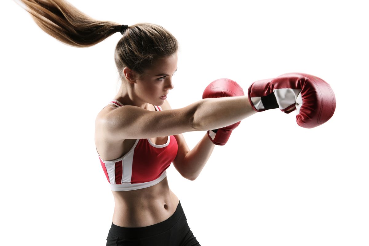 donna boxe allenamento