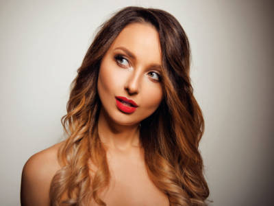 viso ragazza capelli effetto plumage