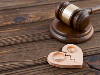 Modena: donna chiede l’assegno di divorzio dopo che l’ex marito si laurea