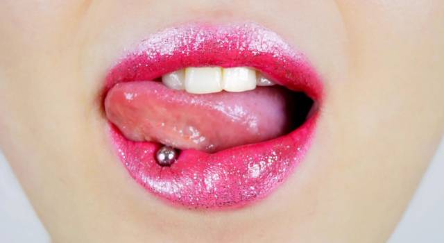 Come baciare con un piercing sulla lingua