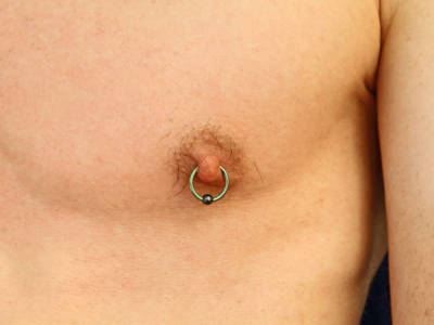 piercing capezzolo uomo