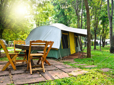 tenda da campeggio tavolo e sedie