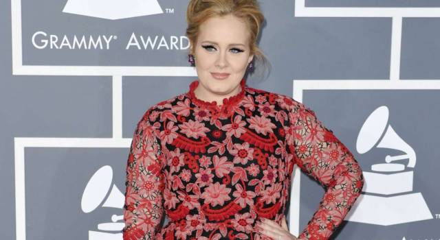 Adele accusata di transfobia per il discorso ai Brit Awards: che ha detto?