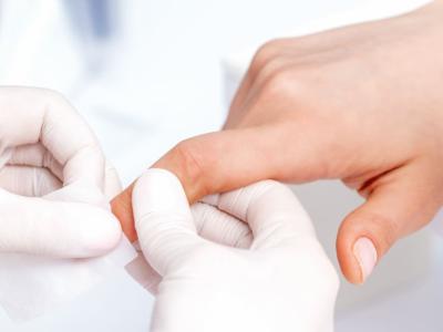 manicure unghie estetista pulizia