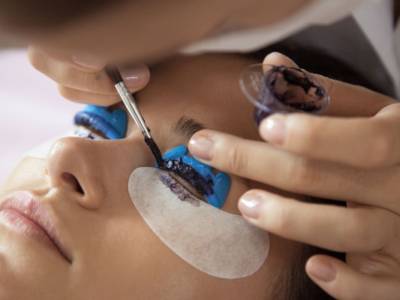 tintura ciglia donna