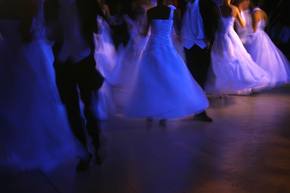 ballo debuttanti vestiti bianchi