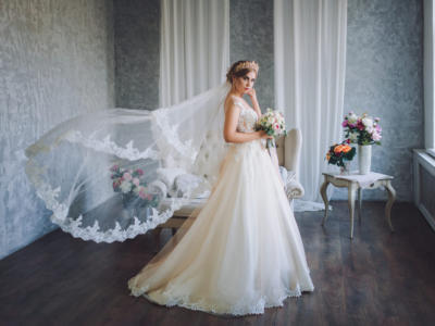 sposa velo abito bouquet