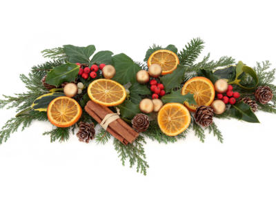 Come fare decorazioni natalizie per le porte con le arance essiccate