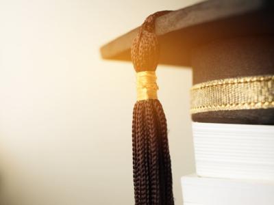 cappello di laurea libri