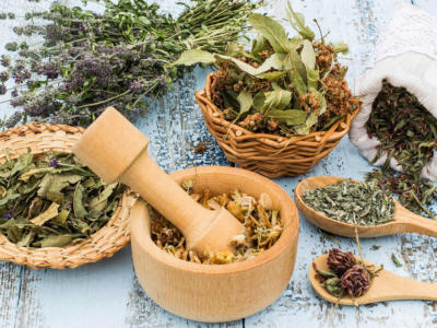 erbe fiori secchi fitoterapia