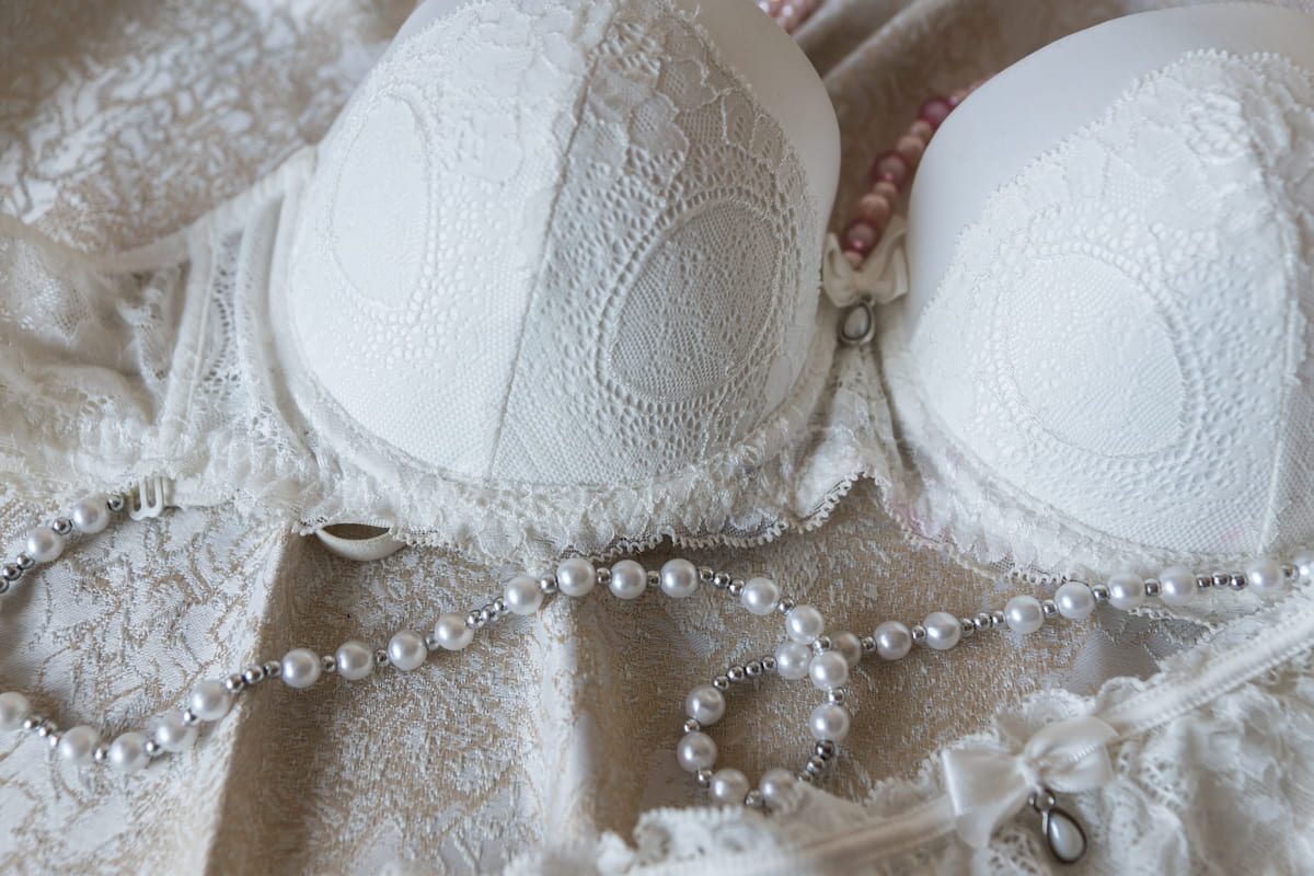 intimo donna pizzo bianco