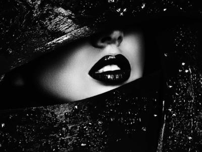 labbra rossetto nero