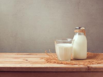 latte bicchiere bottiglia vetro