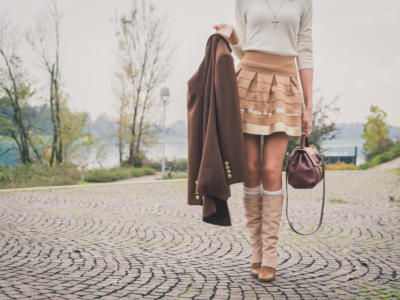 minigonna stivali alti giacca