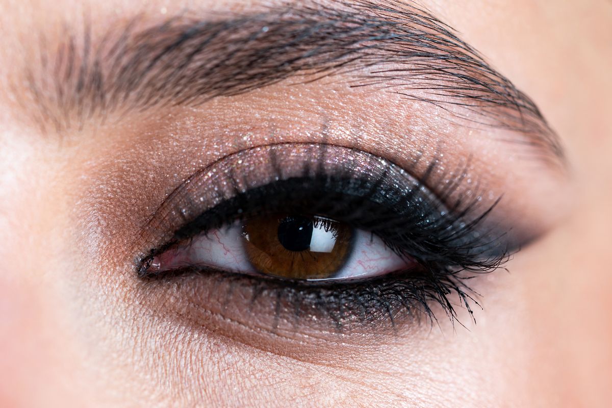 occhi castani trucco makeup glitter