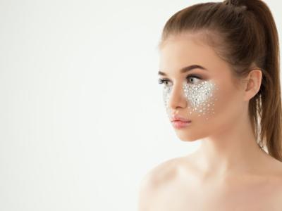 ragazza trucco makeup swarovski