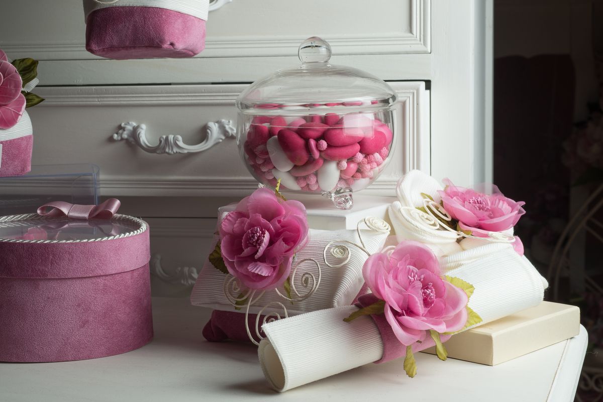rose bomboniere confetti