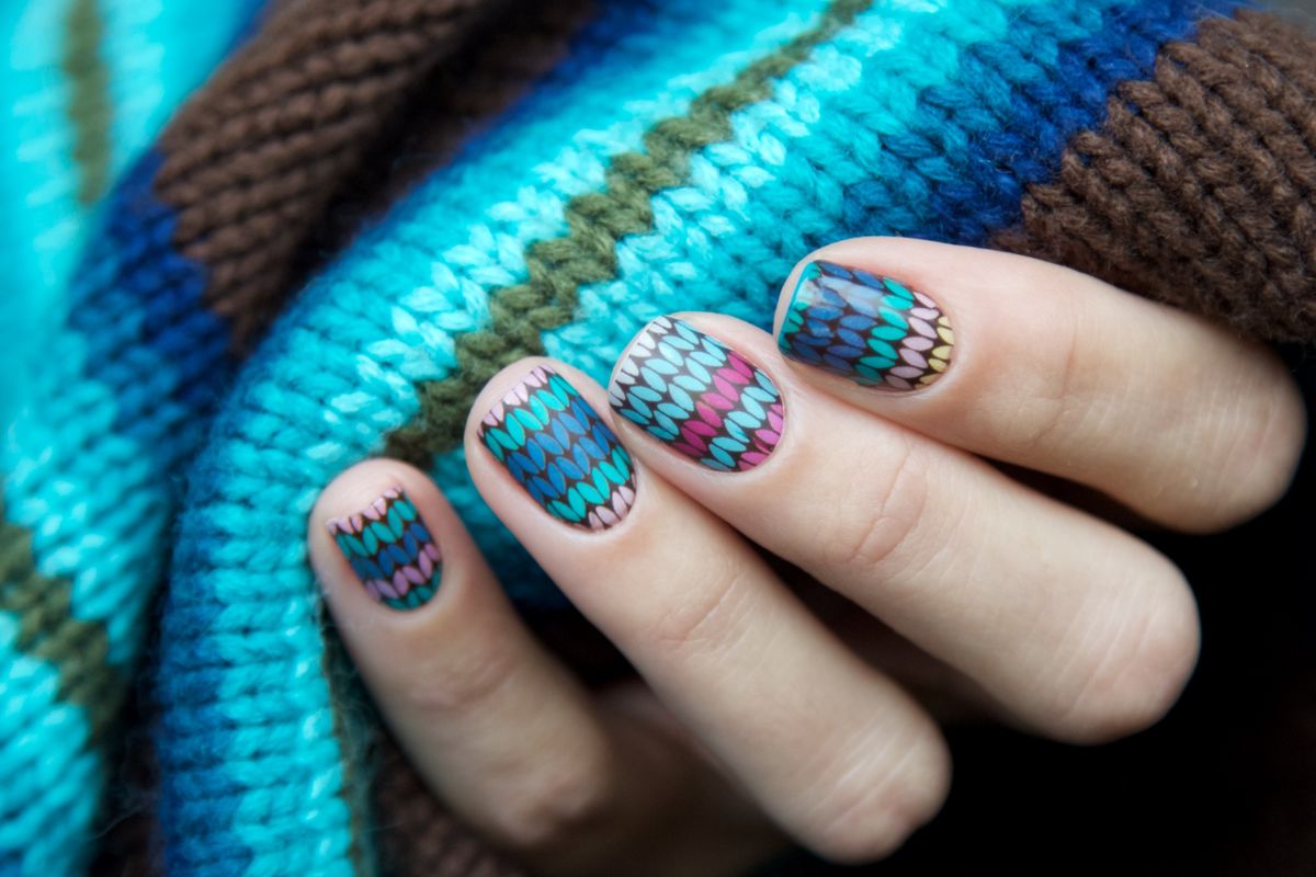 knit textured nail art
