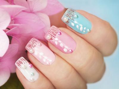 unghie nailart con perle
