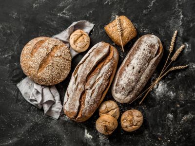 La ricetta rapida per fare il pane in casa