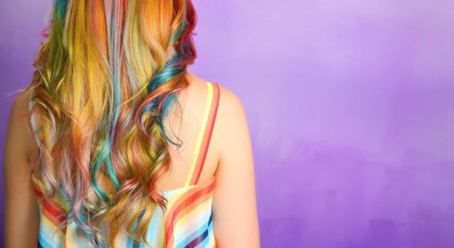 Capelli decolorati addio: ci sono le nuove tinture per capelli