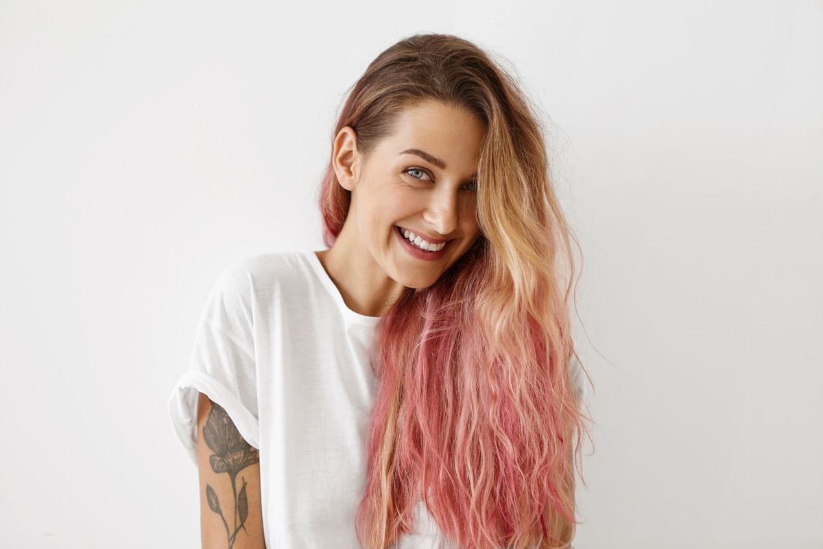 ragazza capelli rosa