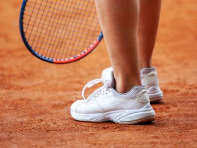 Come pulire scarpe tennis bianche sporche
