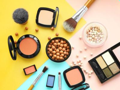 Trucchi pennelli make up colori