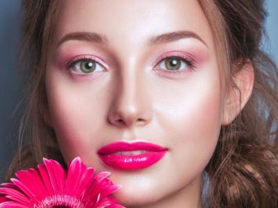 Viso ragazza trucco rosa