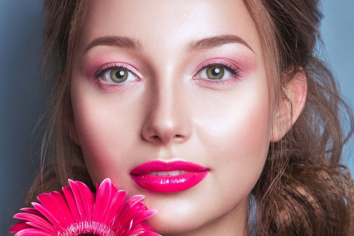 Viso ragazza trucco rosa