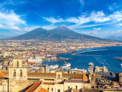 Da Un posto al Sole a Mina Settembre: le serie TV ambientate a Napoli