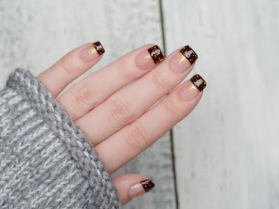 unghie manicure negative space