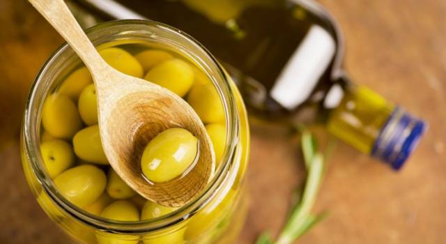 Come conservare le olive: l&#8217;aperitivo sempre a portata di mano!