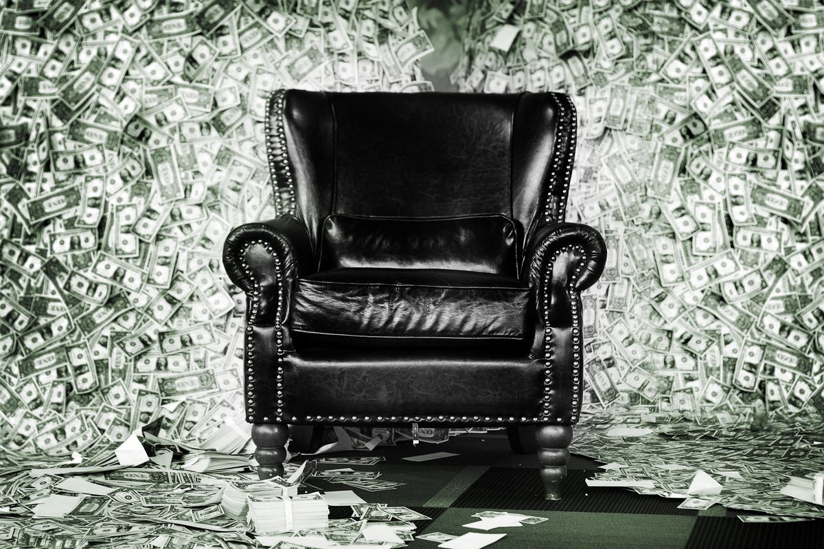 Poltrona soldi milionario