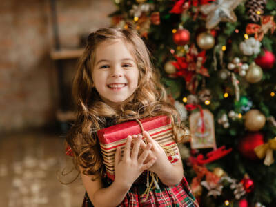 bambina regalo di natale