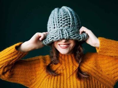 ragazza maglia di lana beanie