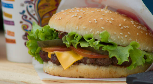 Attenzione al cibo dei fast food: può causare malattie respiratorie!