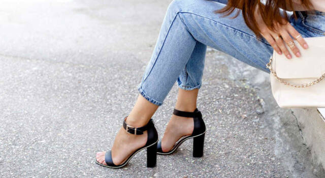 Da Charlotte Casiraghi a Chiara Ferragni: tacchi alti+jeans è il look evergreen più chic della bella stagione