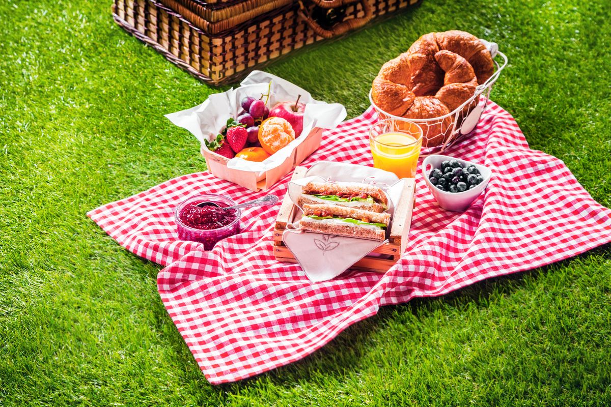 Picnic Cestino Frutta Sandwich Cornetti