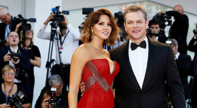 Matt Damon, unico uomo sul red carpet al femminile di Venezia